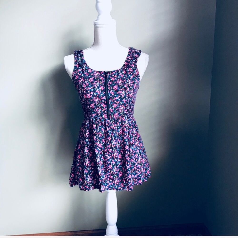 Forever 21 Floral zip up tank top